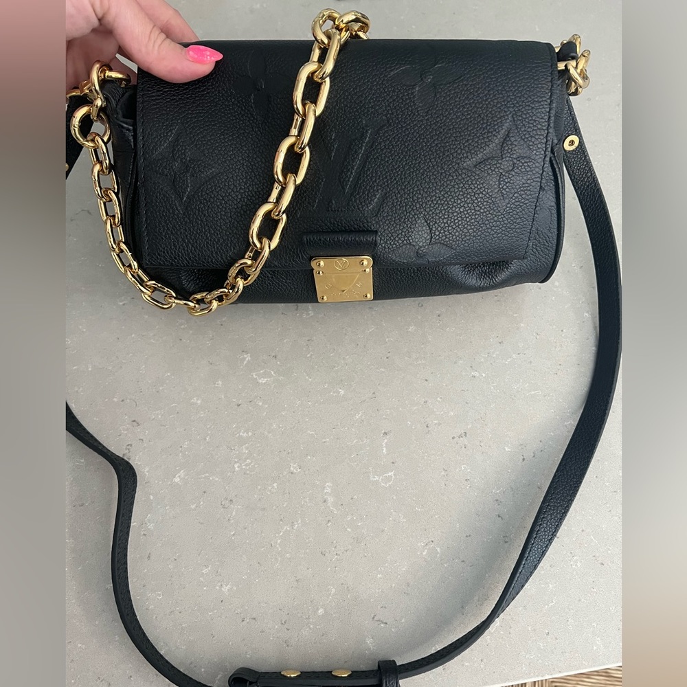 Louis Vuitton Empreinte Monogram Giant Favorite MM Black